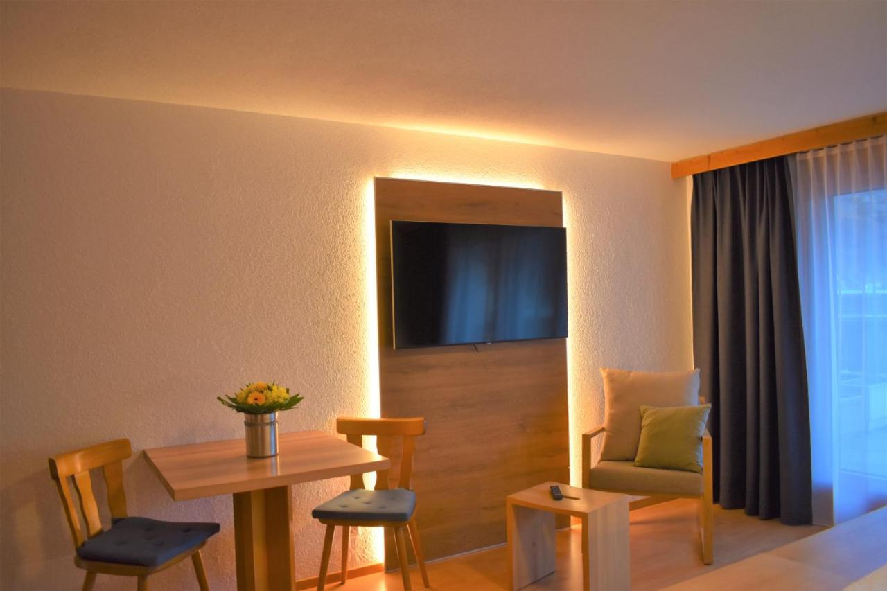 Täsch Appartementhaus Crystal מראה חיצוני תמונה